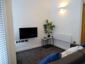 Apt 3 - Queens Court